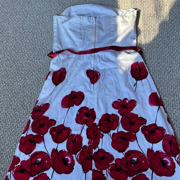 Vintage-Inspired “Mannequines” Strapless Floral Dress – Red Poppy Print - Picture 2 of 4